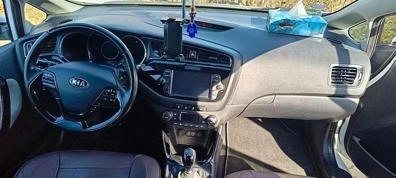 Gebraucht Kia Ceed DREAM-TEAM Edition 184 PS (135 kW) 2016 Weiß Kleinwagen