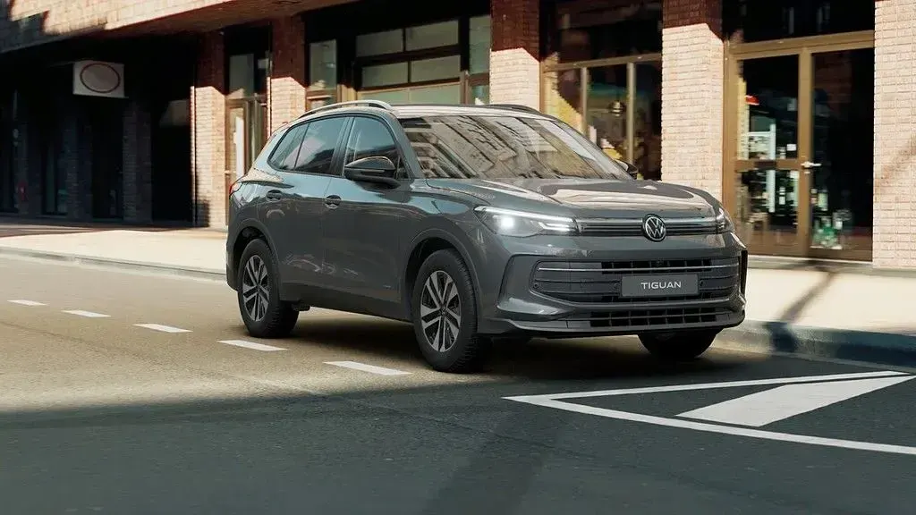 Neu VW Tiguan Life 150 PS (110 kW) 2026 Grau SUV
