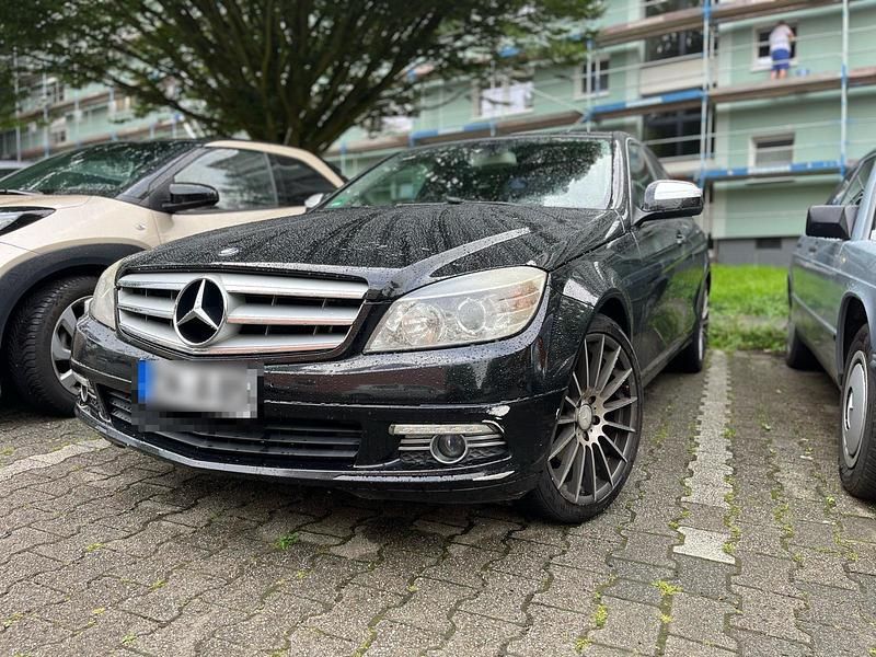 Schwarz Gebraucht 2007 Mercedes C200 Limousine | 4.999 € (Etwas zu teuer) - Bild 1/4
