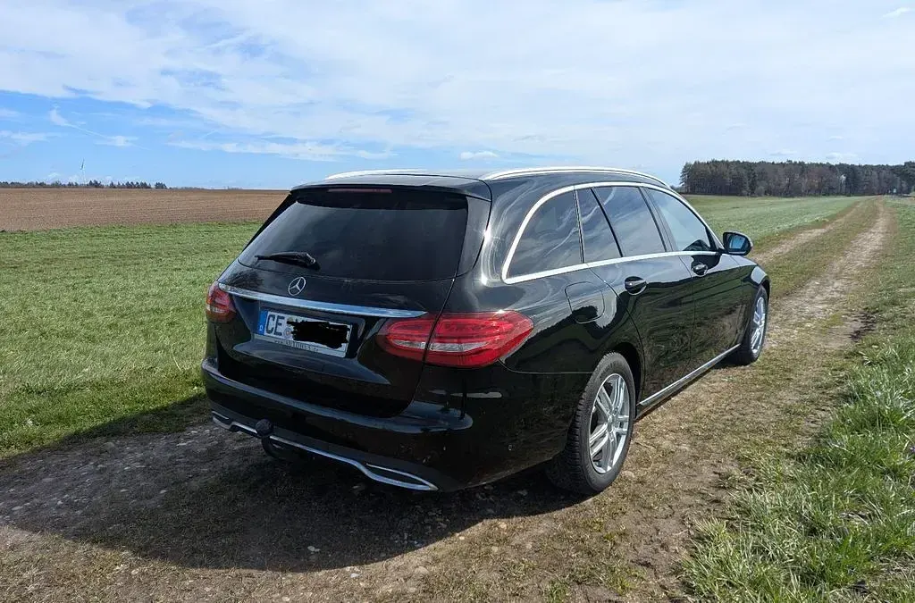 Gebraucht Mercedes E250 204 PS (150 kW) 2016 Schwarz Limousine