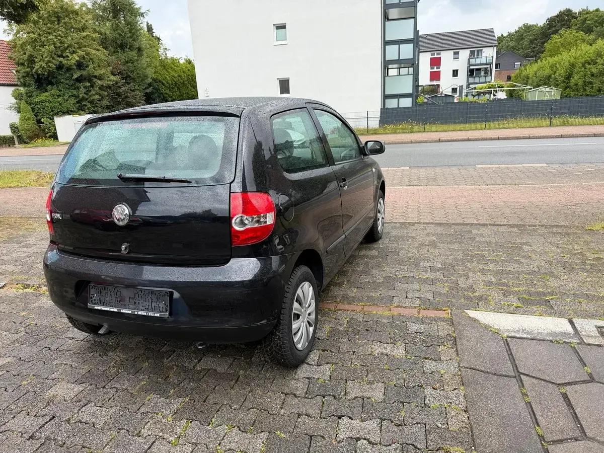 Gebraucht VW Fox 54 PS (39 kW) 2006 Schwarz Kleinwagen