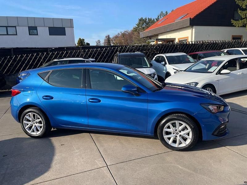 Gebraucht Seat Leon Style 110 PS (80 kW) 2024 Blau Limousine