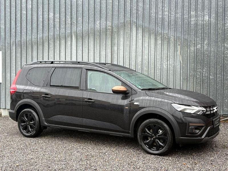 Schwarz Gebraucht 2024 Dacia Jogger Extreme Van / Kleinbus | 22.900 € (Fairer Preis) - Bild 1/4