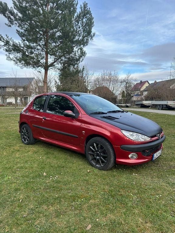 Gebraucht Peugeot 206 109 PS (80 kW) 2002 Rot Limousine