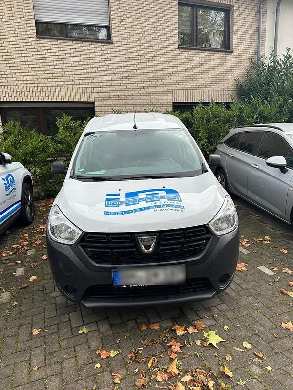 Weiß Gebraucht 2021 Dacia Dokker Express Van | 11.000 € (Fairer Preis) - Bild 1/4