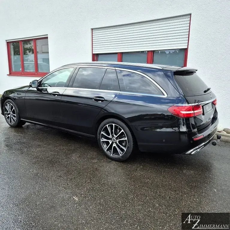 Gebraucht Mercedes E220 194 PS (142 kW) 2020 Schwarz Limousine