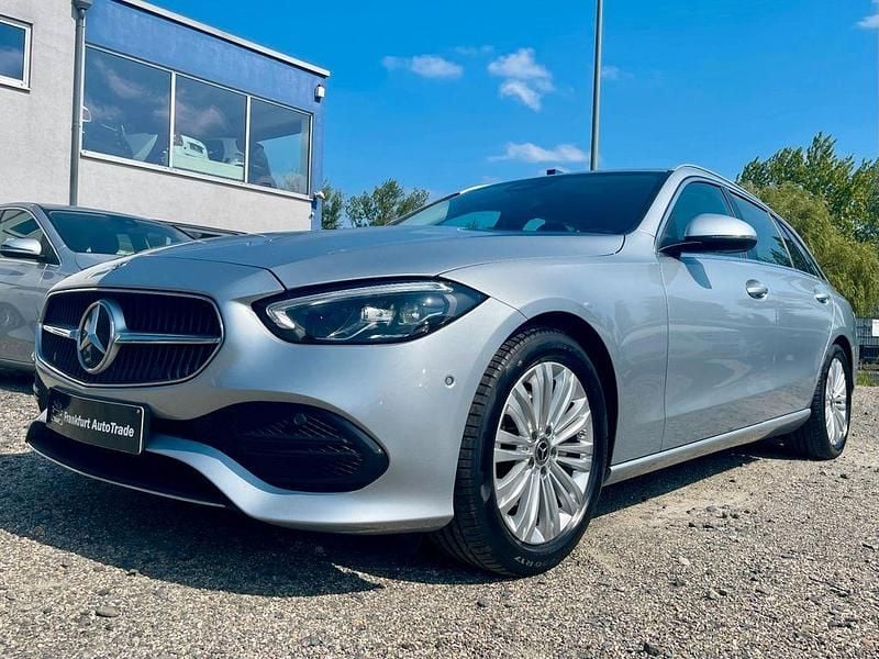 Silber Gebraucht 2022 Mercedes C200 Avantgarde Limousine | 24.200 € (Superpreis) - Bild 1/4