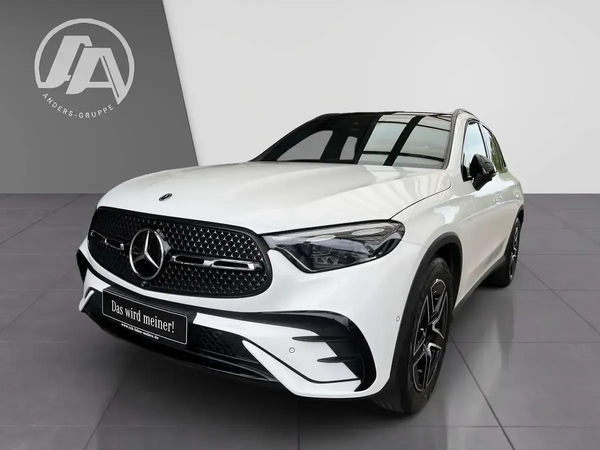 Gebraucht Mercedes GLC220 AMG 197 PS (144 kW) 2023 Polarweiss SUV