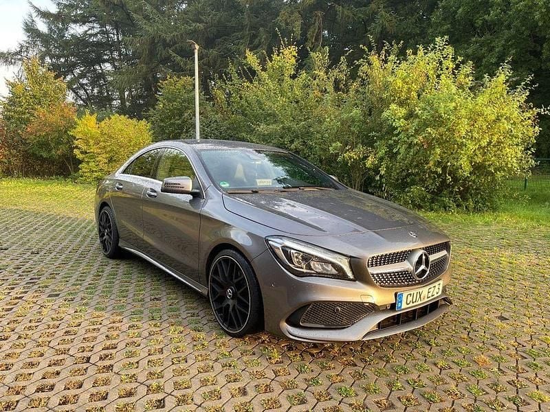 Grau Gebraucht 2018 Mercedes CLA180 AMG line Limousine | 17.500 € (Guter Preis) - Bild 1/4