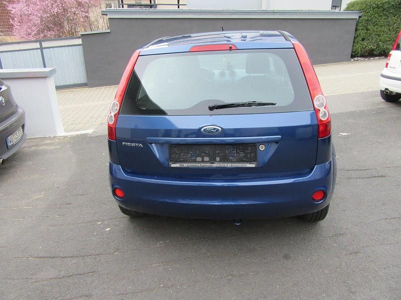 Gebraucht Ford Fiesta 69 PS (50 kW) 2008 Blau Kleinwagen