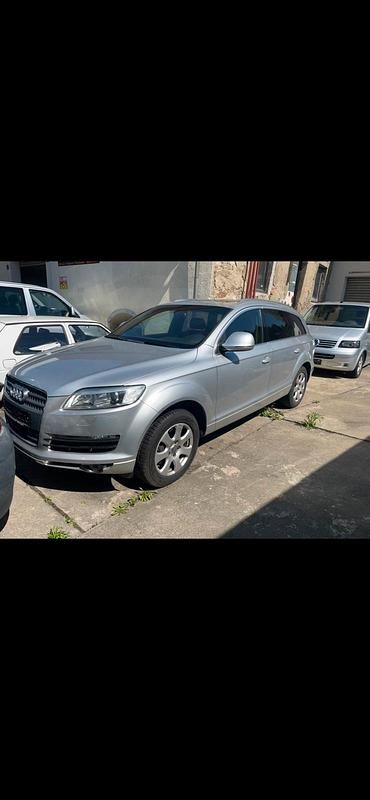 Silber Gebraucht 2006 Audi Q7 SUV | 5.950 € (Guter Preis) - Bild 1/4