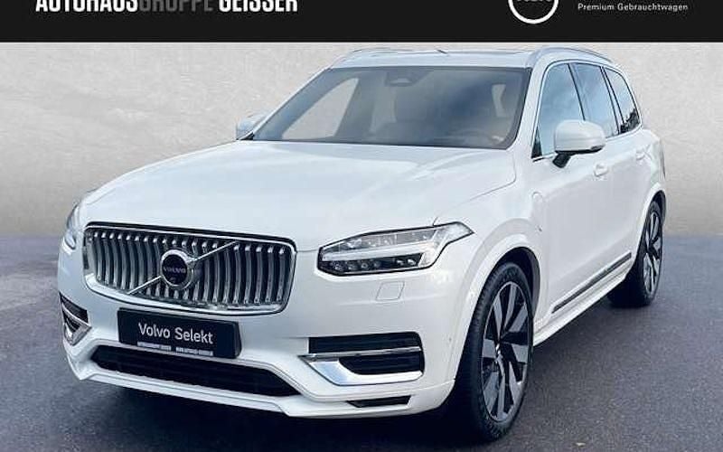 Crystal weiß perleffekt Gebraucht 2024 Volvo XC90 Plus SUV | 64.890 € (Fairer Preis) - Bild 1/4