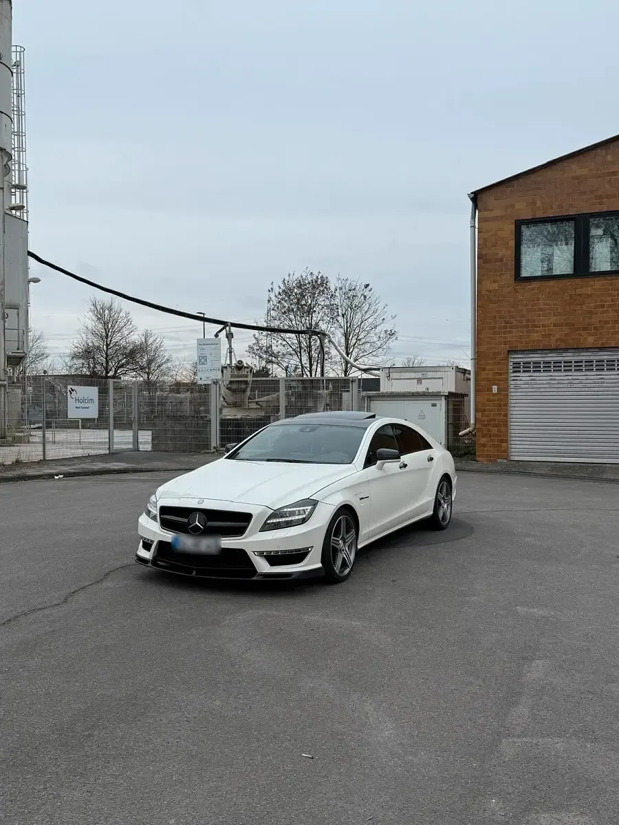 Gebraucht Mercedes CLS63 AMG AMG 525 PS (386 kW) 2012 Weiß Limousine