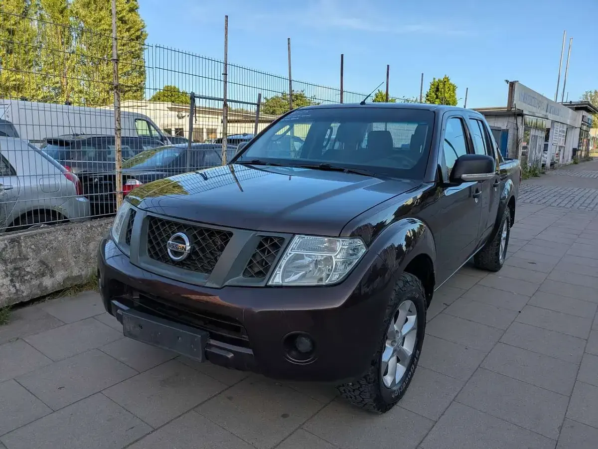 Gebraucht Nissan Navara XE 144 PS (105 kW) 2015 Black pepper Pickup