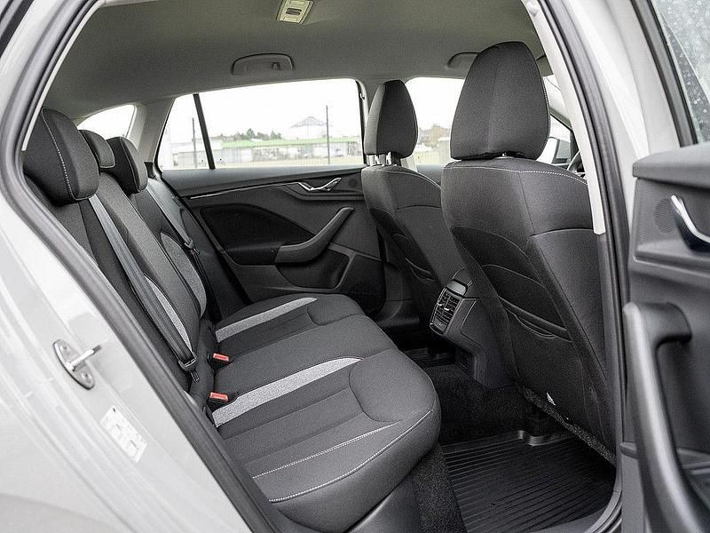 Gebraucht Skoda Scala Selection 116 PS (85 kW) 2024 Grau Kleinwagen