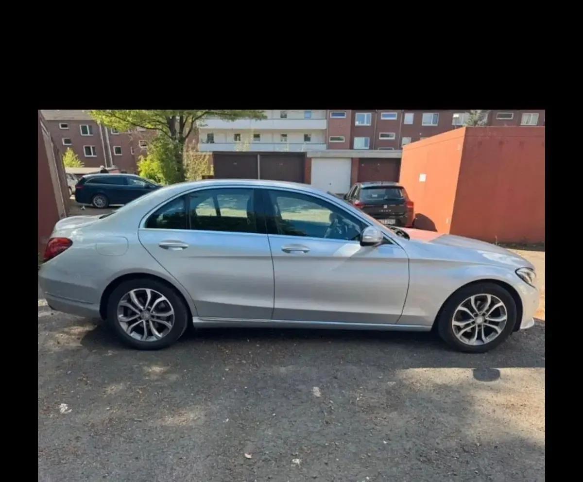 Gebraucht Mercedes C180 156 PS (114 kW) 2014 Silber Limousine