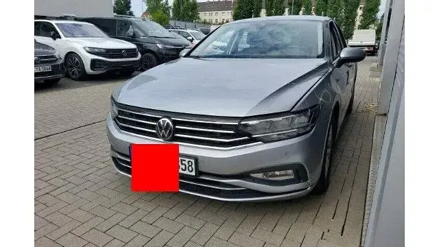 Gebraucht VW Passat Business 150 PS (110 kW) 2021 Silber Limousine