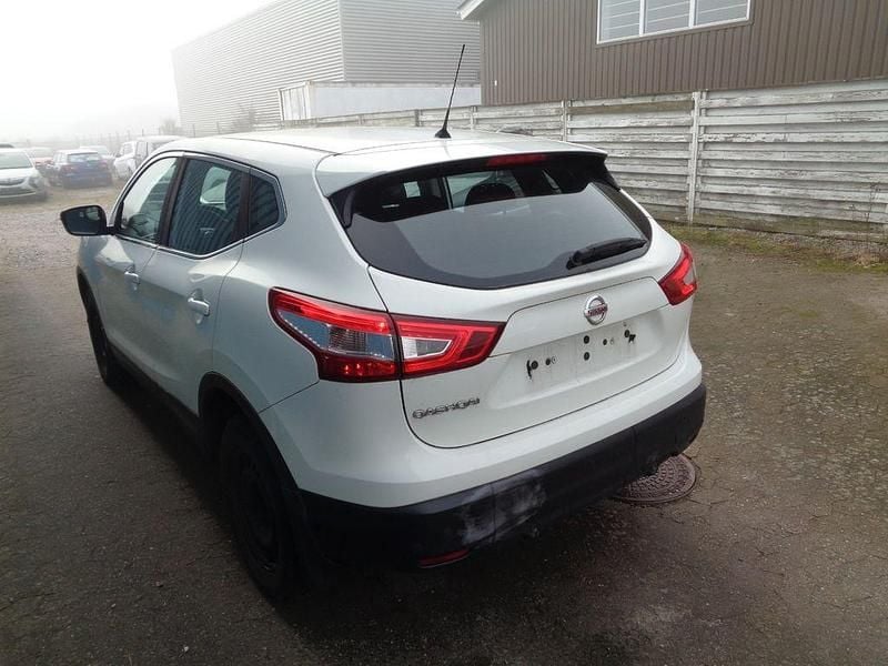 Gebraucht Nissan Qashqai 116 PS (85 kW) 2016 Weiß SUV