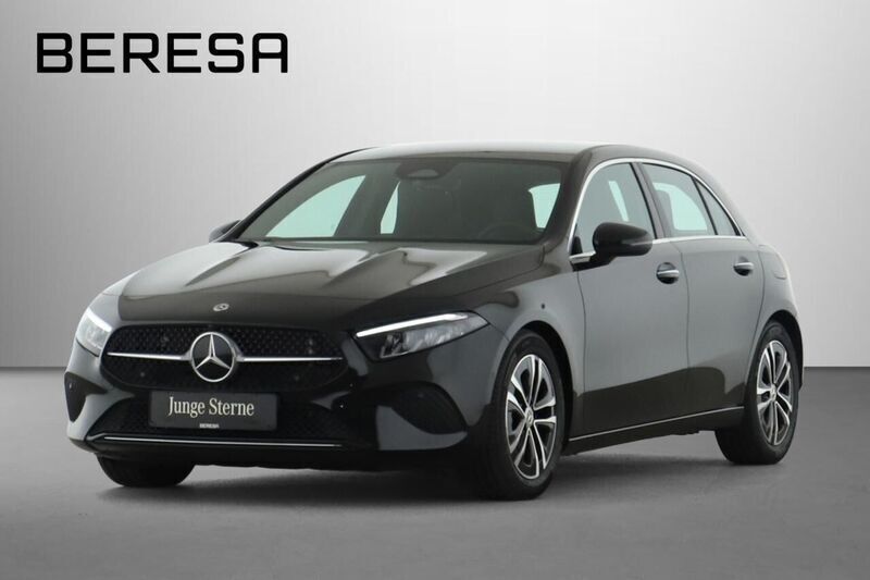 Schwarz kosmosschwarz Gebraucht 2024 Mercedes A200 Progressive Limousine | 31.490 € (Fairer Preis) - Bild 1/4