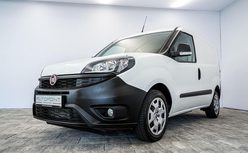 Weiß Gebraucht 2022 Fiat Doblò Van / Kleinbus | 9.440 € (Superpreis) - Bild 1/4