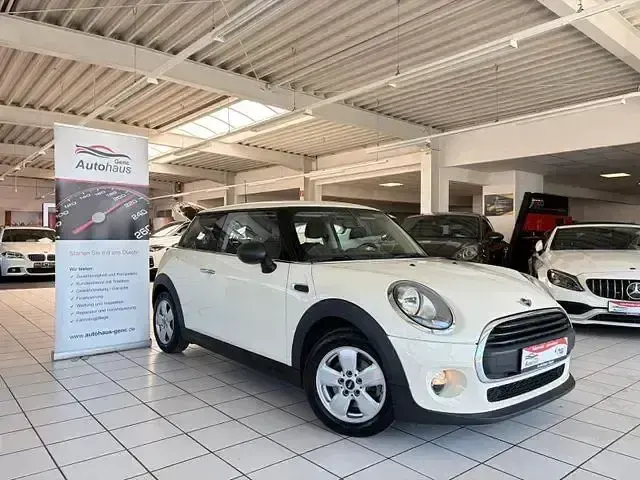 Begagnad Mini ONE 75 HK (55 kW) 2017 Vit Halvkombi