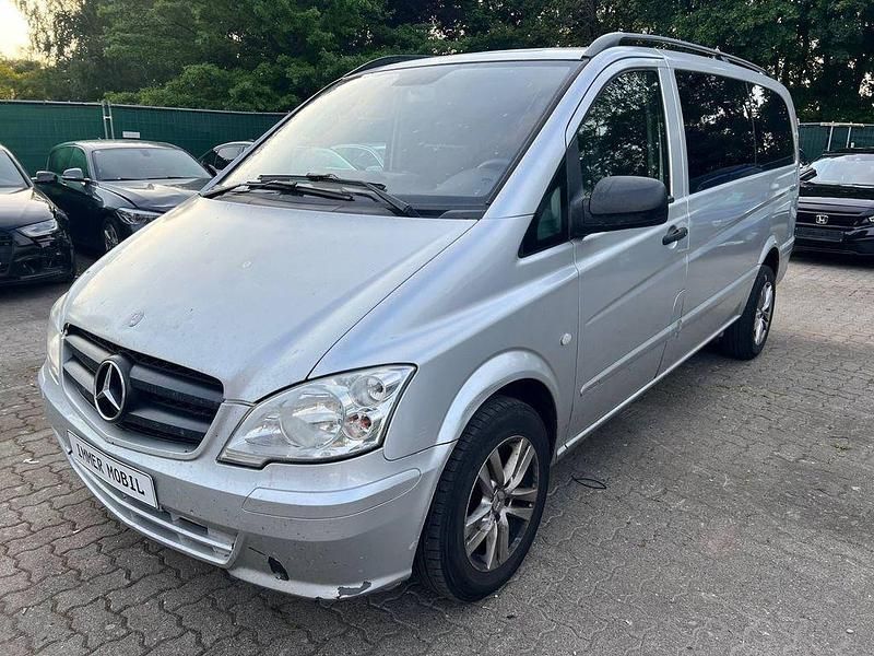 Silber Gebraucht 2012 Mercedes Vito Van / Kleinbus | 7.700 € (Fairer Preis) - Bild 1/4