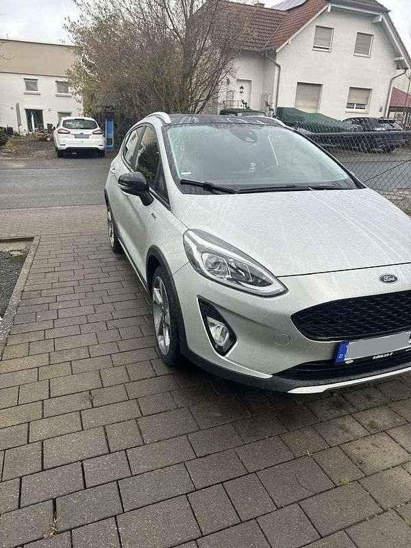 Gebraucht Ford Fiesta Active 101 PS (74 kW) 2019 Silber Kleinwagen