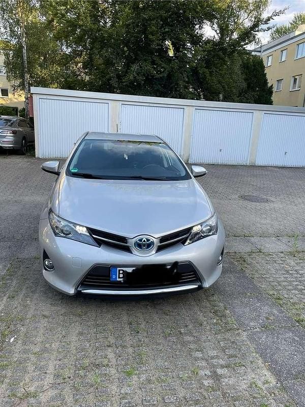 Gebraucht 2014 Toyota Auris Hybrid Edition Limousine | 10.990 € (Guter Preis) - Bild 1/4