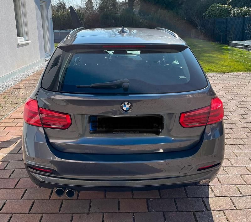Gebraucht BMW 320 Efficient Dynamics 190 PS (139 kW) 2017 Grau Kombi