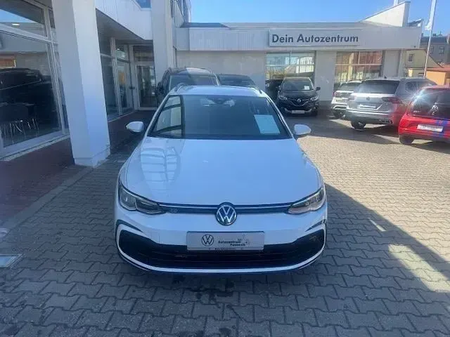 Gebraucht VW Golf VIII R-line 190 PS (139 kW) 2023 Pure white (metallic) Kombi