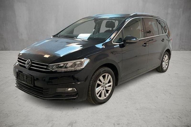 Gebraucht VW Touran Highline 150 PS (110 kW) 2023 Deep black perleffekt Van / Kleinbus