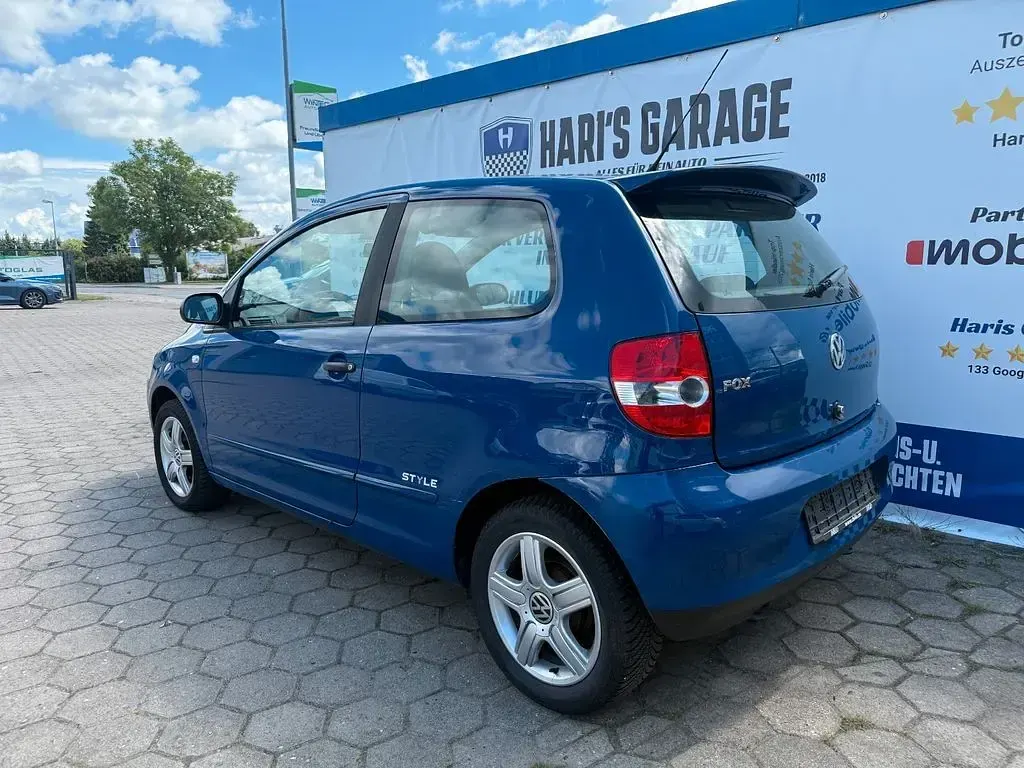 Gebraucht VW Fox 54 PS (39 kW) 2010 Blau Kleinwagen