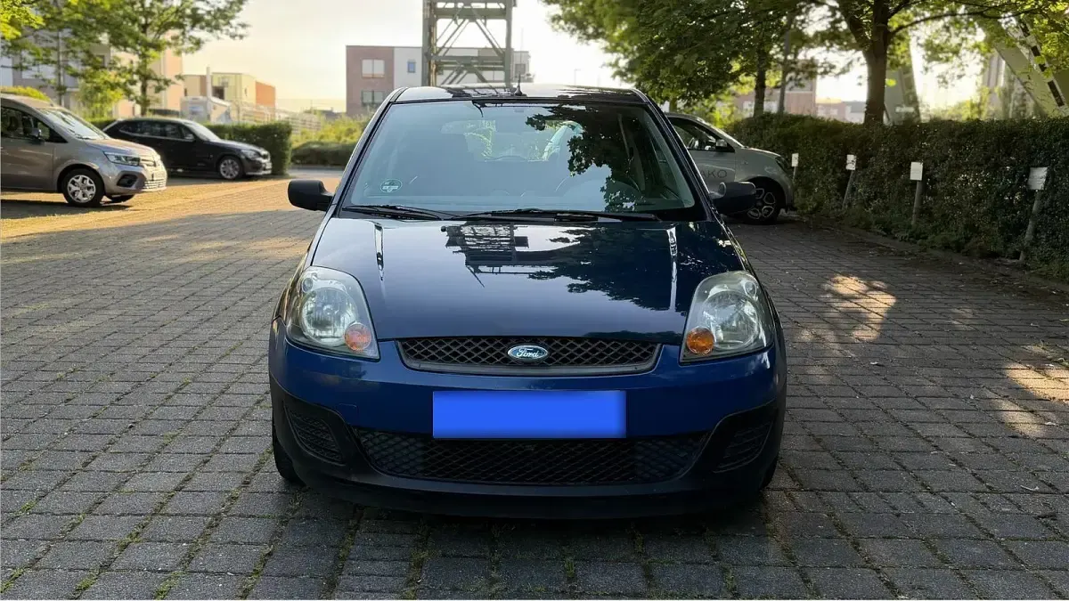 Gebraucht Ford Fiesta 70 PS (51 kW) 2008 Blau Kleinwagen