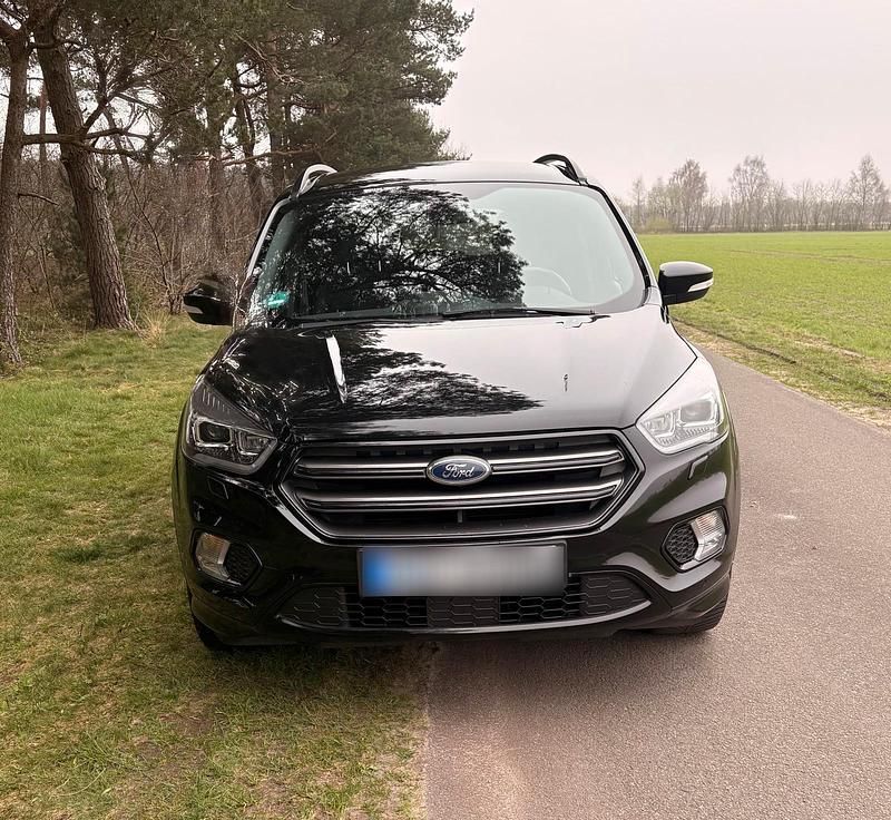 Gebraucht Ford Kuga ST-Line 150 PS (110 kW) 2019 Schwarz SUV