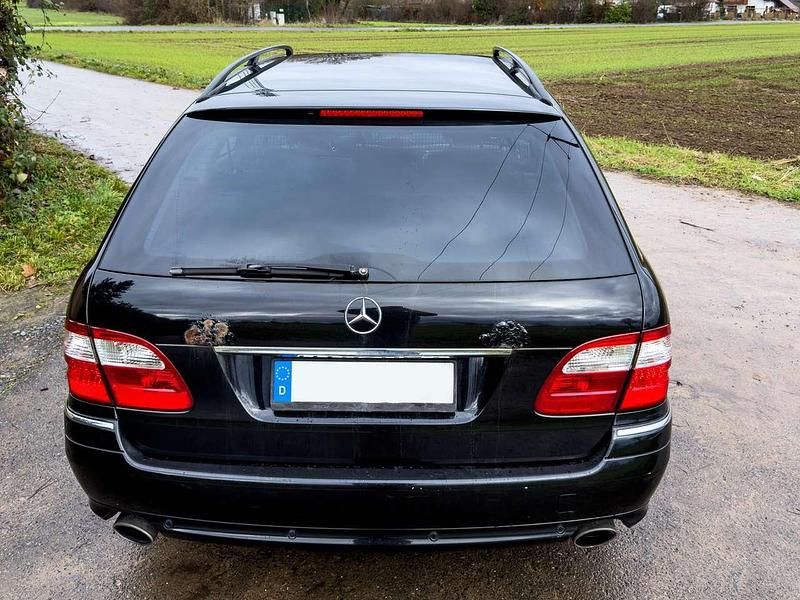 Gebraucht Mercedes E350 Avantgarde 272 PS (200 kW) 2005 Schwarz Kombi
