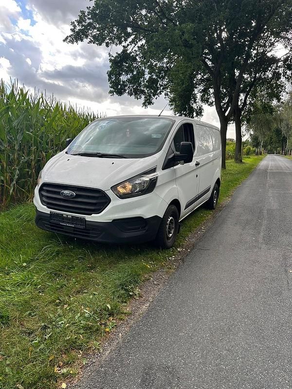 Weiß Gebraucht 2018 Ford Transit Custom Van / Kleinbus | 14.300 € (Teuer) - Bild 1/4