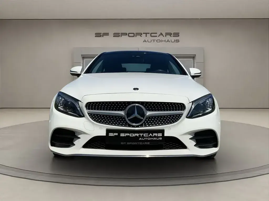 Gebraucht Mercedes C220 AMG 194 PS (142 kW) 2020 Weiß Coupé