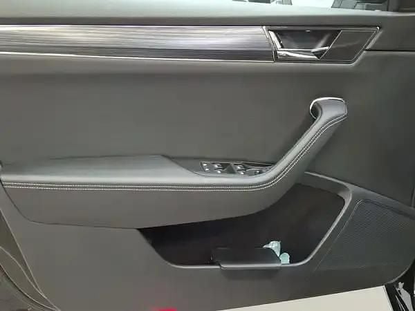 Gebraucht Skoda Superb Style 190 PS (139 kW) 2022 Blackmagic perleffekt Kombi