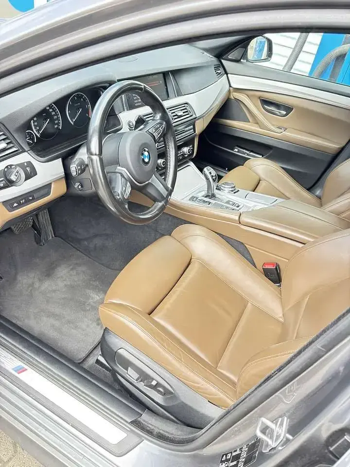 Gebraucht BMW M550 381 PS (280 kW) 2016 Grau Limousine