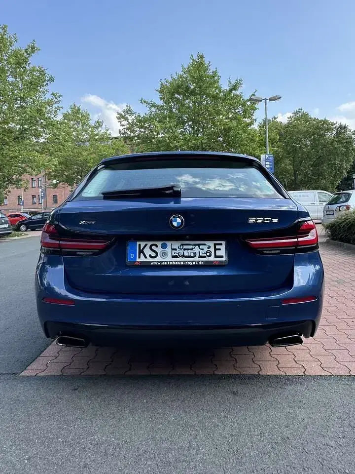 Gebraucht BMW 530e 184 PS (135 kW) 2021 Blau Kombi