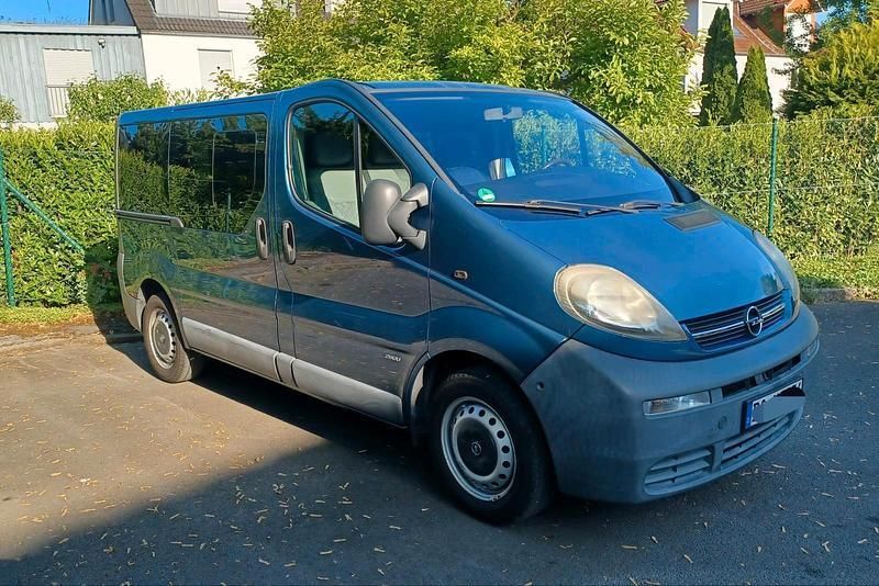 Blau Gebraucht 2005 Opel Vivaro Van | 11.900 € - Bild 1/4