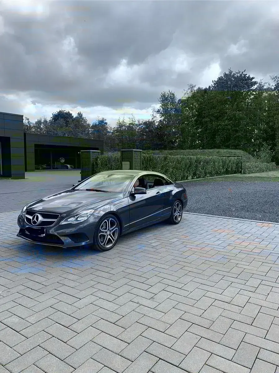 Usata Mercedes E200 184 CV (135 kW) 2014 Grigio Coupé