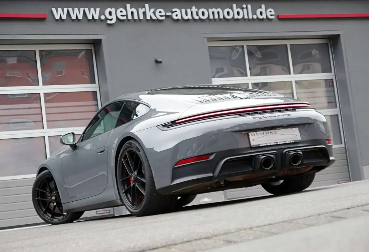 Gebraucht Porsche 992 541 PS (397 kW) 2025 Grau Coupé