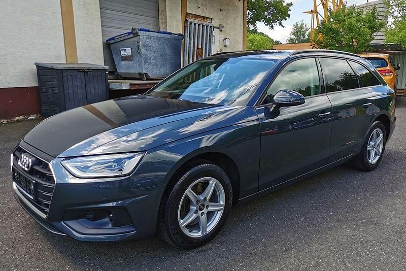 Grau Gebraucht 2021 Audi A4 Sport Kombi | 14.990 € (Etwas zu teuer) - Bild 1/4