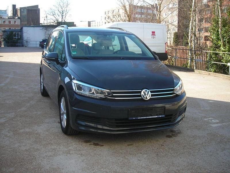 Gebraucht VW Touran Comfortline 150 PS (110 kW) 2016 Grau Van / Kleinbus