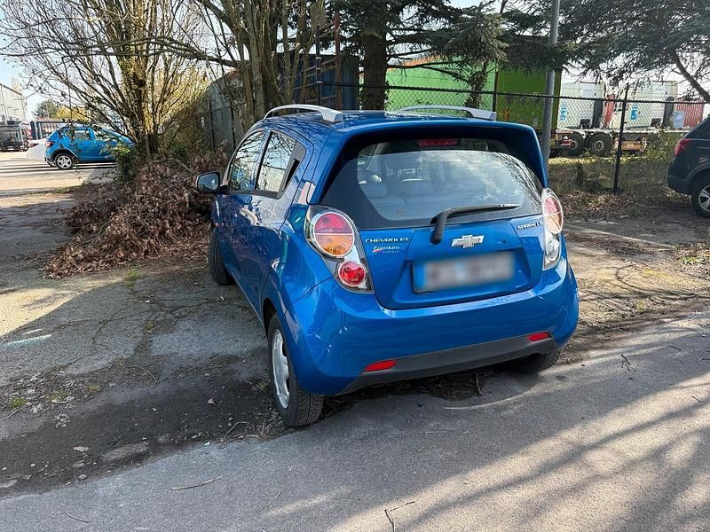 Gebraucht Chevrolet Spark 60 PS (44 kW) 2010 Blau Kleinwagen