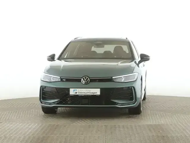 Gebraucht VW Passat R-line 272 PS (200 kW) 2025 Grün Kombi
