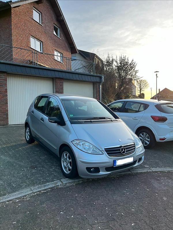 Gebraucht Mercedes A180 109 PS (80 kW) 2008 Silber Kleinwagen
