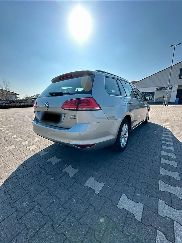 Gebraucht VW Golf VII Trendline 110 PS (80 kW) 2016 Andere farben Kombi