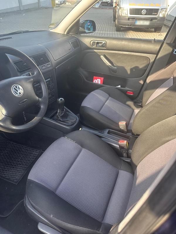 Gebraucht VW Golf IV 105 PS (77 kW) 2001 Blau Limousine